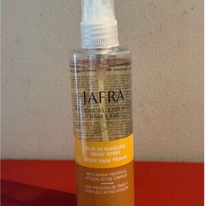 Jafra Hair Detangling Shine Spray -with wheat protein & vitazon active complex,